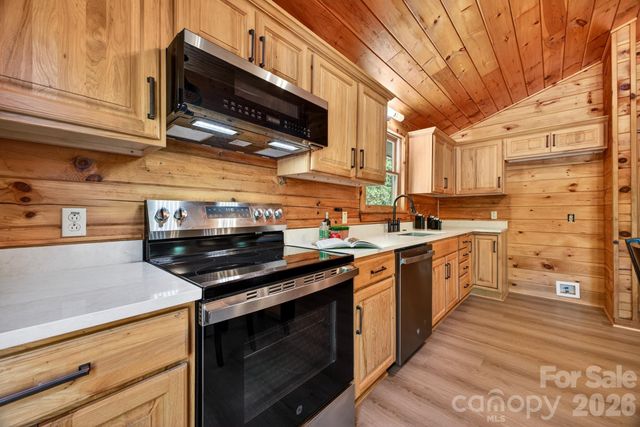 443 Cascades Parkway, Nebo, NC 28761