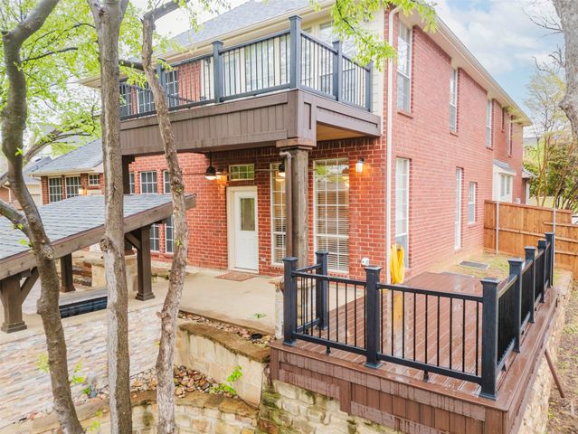 101 Glasgow Court, Highland Village, TX 75077
