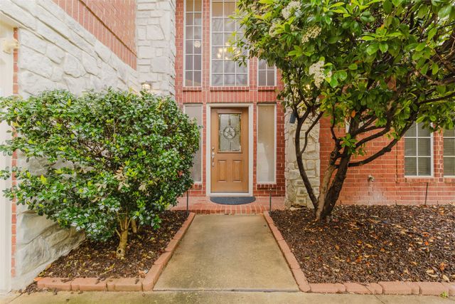 101 Glasgow Court, Highland Village, TX 75077
