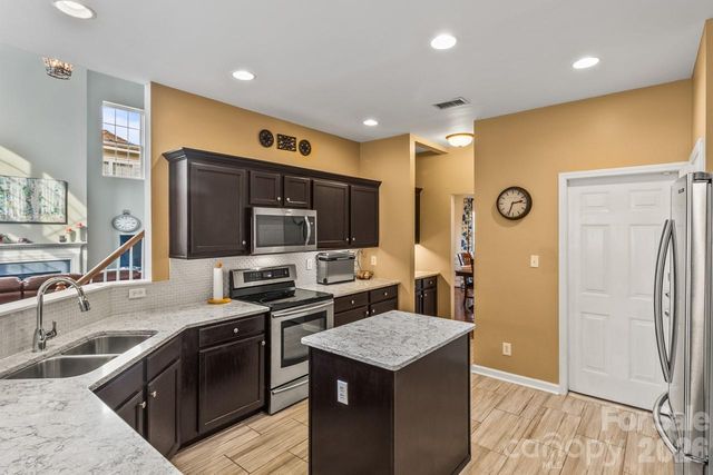 5715 Whitegate Lane, Charlotte, NC 28269