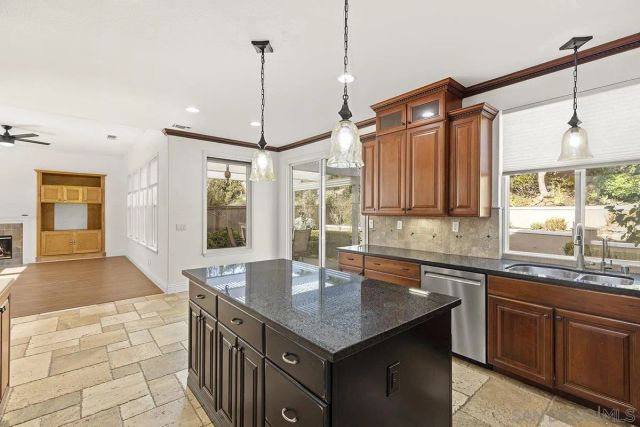 3956 Corte Mar De Hierba, San Diego, CA 92130