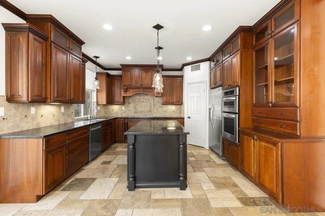 3956 Corte Mar De Hierba, San Diego, CA 92130