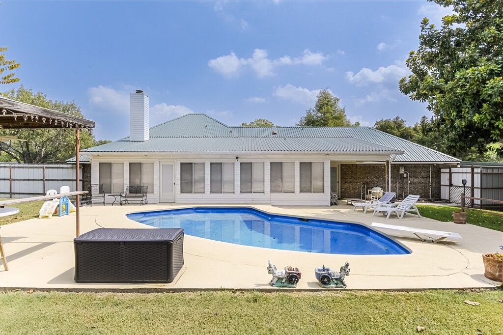 111 Kirk Road, Midlothian, TX 76065