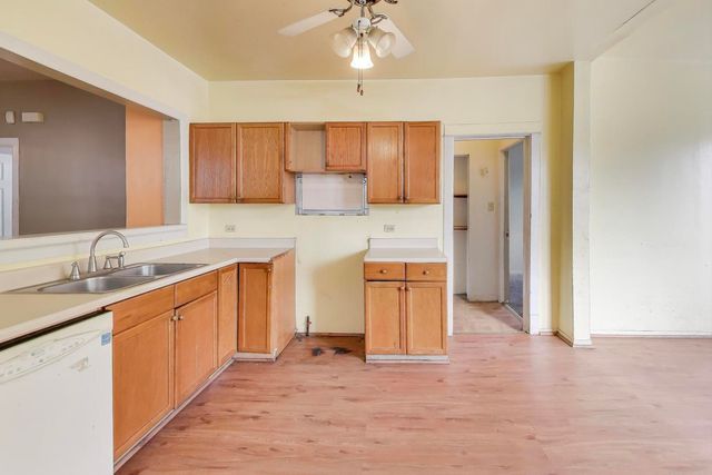 9027 S Drexel Avenue, Chicago, IL 60619