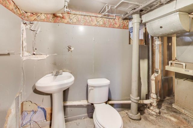 9027 S Drexel Avenue, Chicago, IL 60619