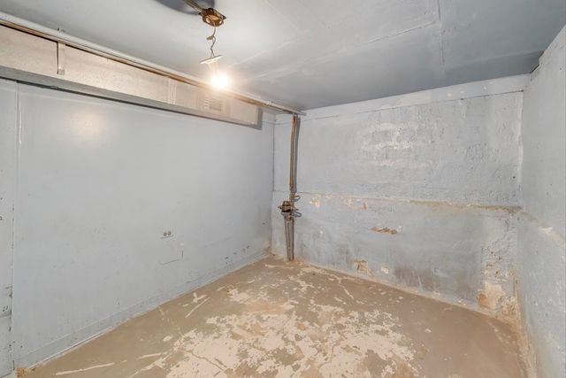 9027 S Drexel Avenue, Chicago, IL 60619