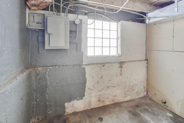 9027 S Drexel Avenue, Chicago, IL 60619