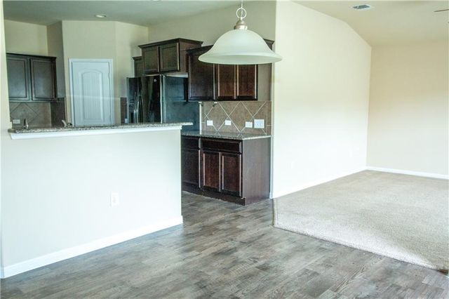 142 Leon River LOOP, Hutto, TX 78634