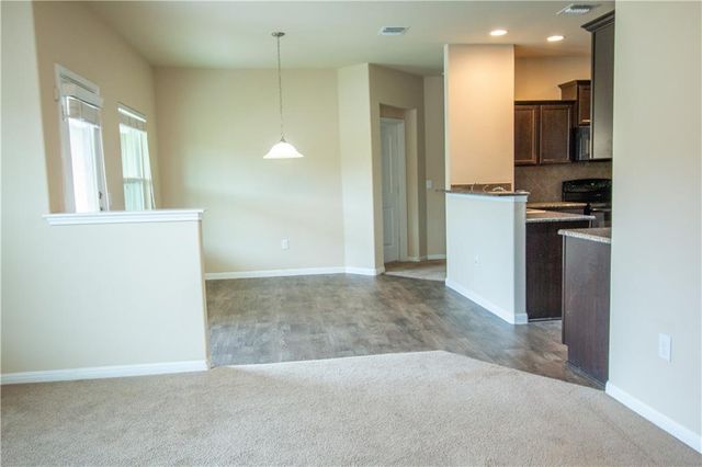 142 Leon River LOOP, Hutto, TX 78634