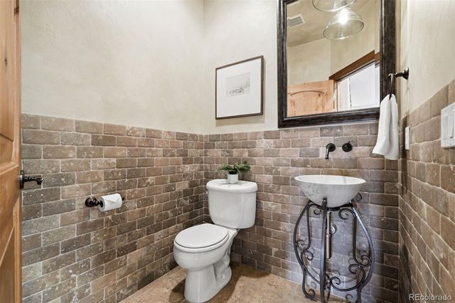 2196 S Washington Street, Denver, CO 80210