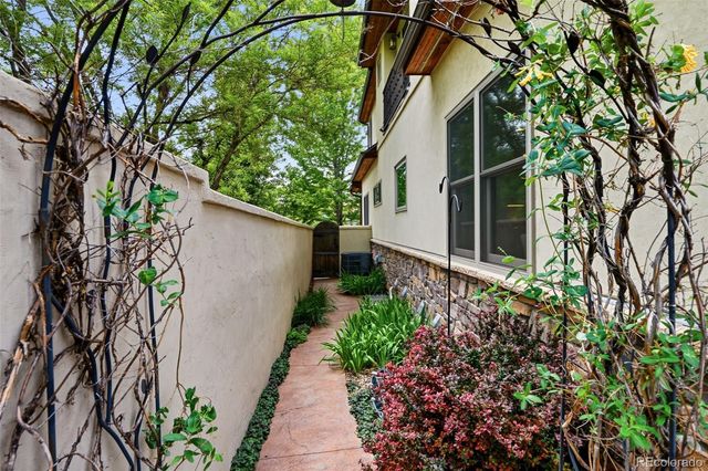 2196 S Washington Street, Denver, CO 80210