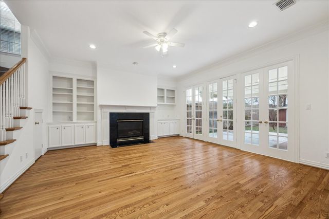 5107 Locust Street, Bellaire, TX 77401