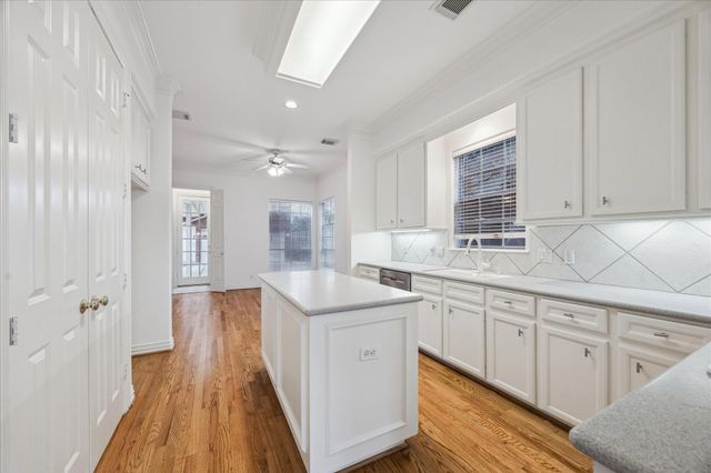 5107 Locust Street, Bellaire, TX 77401