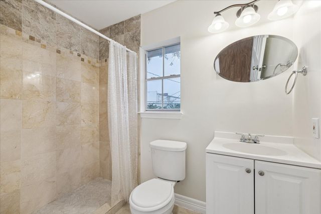 5107 Locust Street, Bellaire, TX 77401