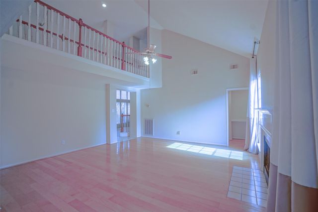 5602 Whisper Ridge Drive, Sugar Land, TX 77479