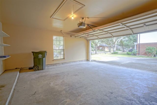 5602 Whisper Ridge Drive, Sugar Land, TX 77479