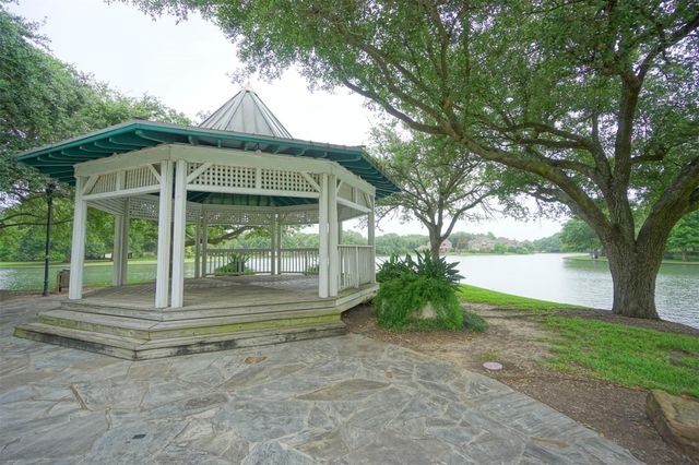 5602 Whisper Ridge Drive, Sugar Land, TX 77479