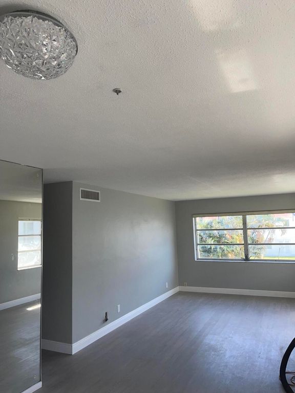 1321 NW 43rd Ave 207, Lauderhill, FL 33313