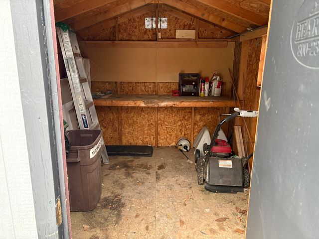 121 W Lakeview Drive, Lowell, IN 46356