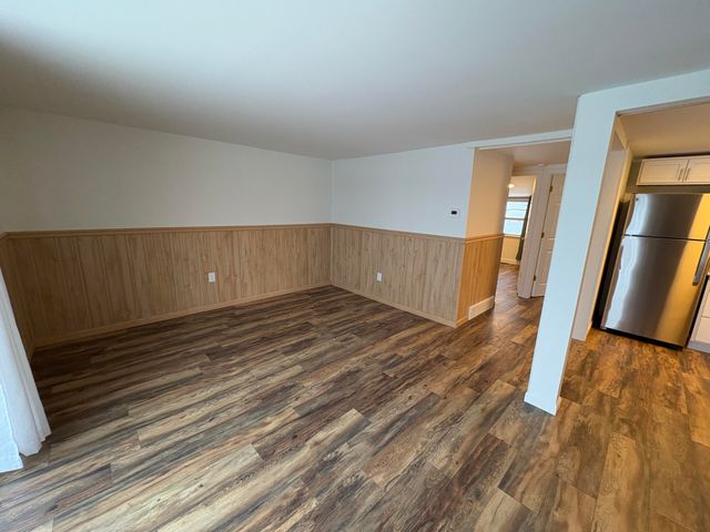 121 W Lakeview Drive, Lowell, IN 46356