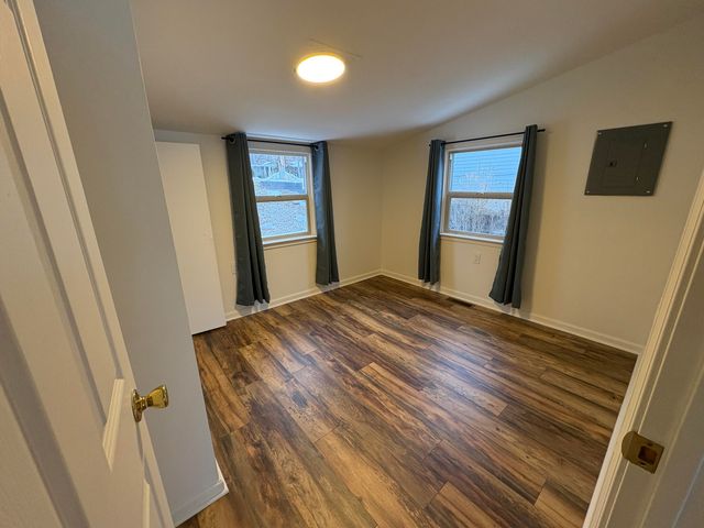 121 W Lakeview Drive, Lowell, IN 46356