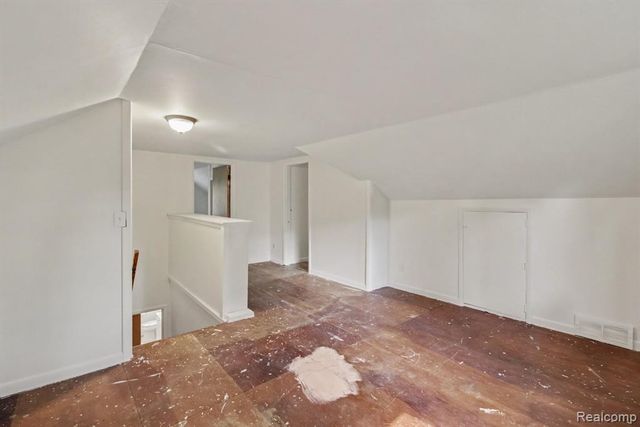 23831 Seneca Street, Oak Park, MI 48237