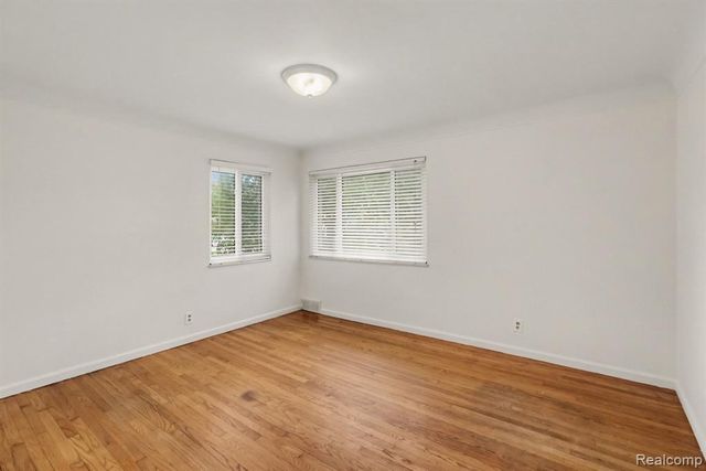 23831 Seneca Street, Oak Park, MI 48237
