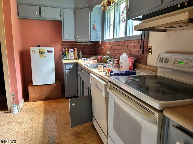 1 Stanley Pl, Chester Twp., NJ 07931