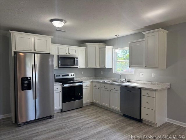 200 E Walnut Street, Crothersville, IN 47229