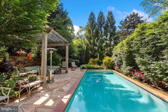4927 ESKRIDGE TER NW, Washington, DC 20016