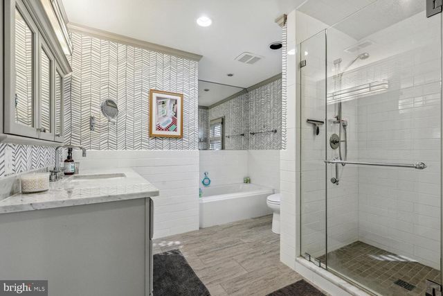 4927 ESKRIDGE TER NW, Washington, DC 20016