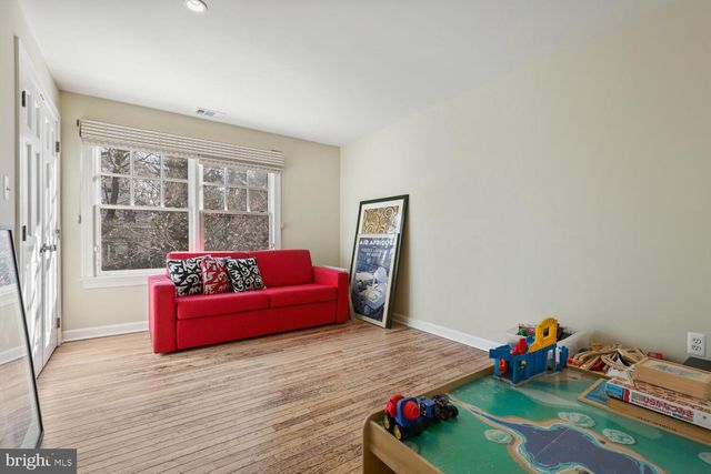 4927 ESKRIDGE TER NW, Washington, DC 20016
