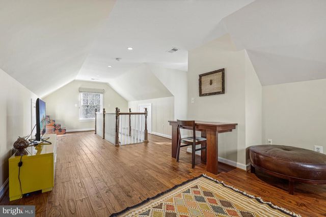 4927 ESKRIDGE TER NW, Washington, DC 20016