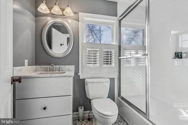 4927 ESKRIDGE TER NW, Washington, DC 20016