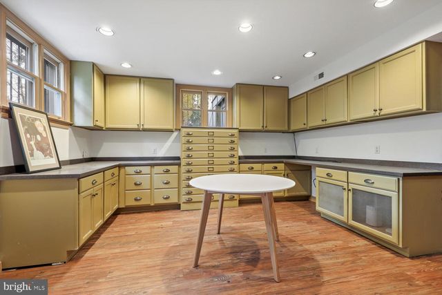 4927 ESKRIDGE TER NW, Washington, DC 20016