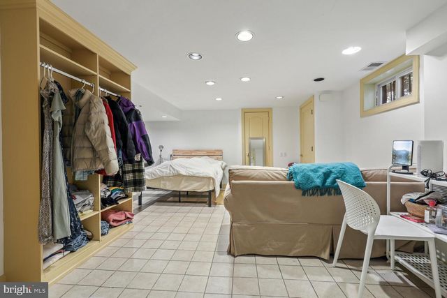 4927 ESKRIDGE TER NW, Washington, DC 20016