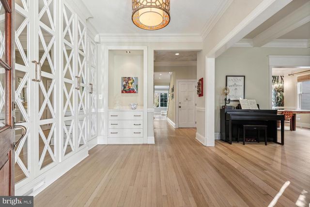 4927 ESKRIDGE TER NW, Washington, DC 20016
