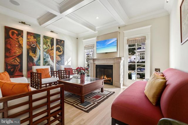 4927 ESKRIDGE TER NW, Washington, DC 20016