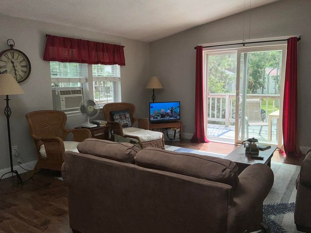 70 Cape Drive APT 1D, Mashpee, MA 02649