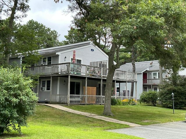 70 Cape Drive APT 1D, Mashpee, MA 02649