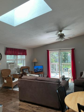 70 Cape Drive APT 1D, Mashpee, MA 02649