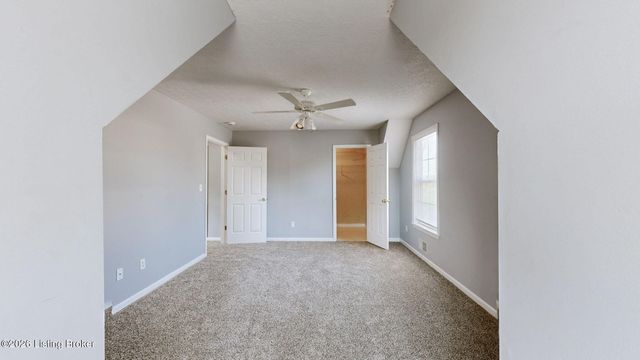 6815 Currington Cir, Louisville, KY 40258