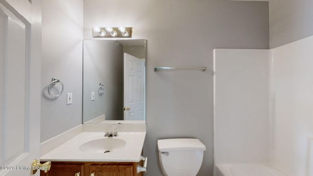 6815 Currington Cir, Louisville, KY 40258