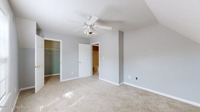 6815 Currington Cir, Louisville, KY 40258