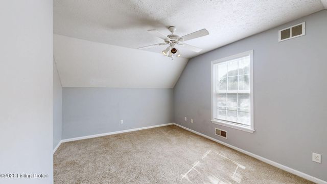 6815 Currington Cir, Louisville, KY 40258