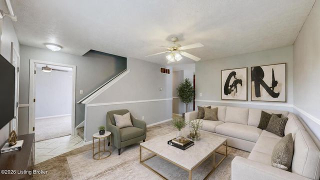 6815 Currington Cir, Louisville, KY 40258