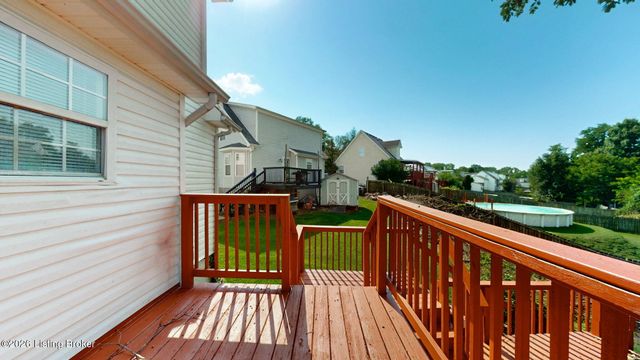6815 Currington Cir, Louisville, KY 40258