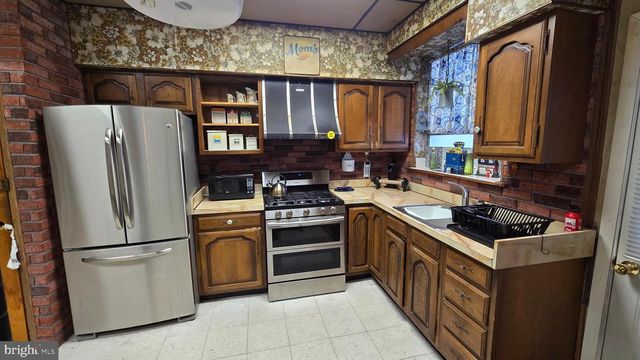 5237 WEBSTER ST, Philadelphia, PA 19143