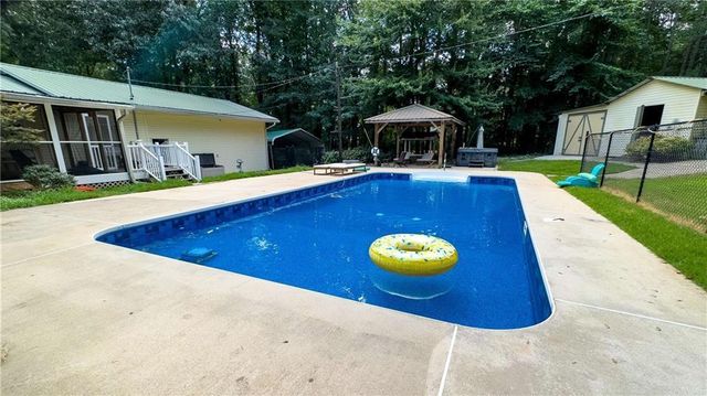 90 Howard Road, Senoia, GA 30276