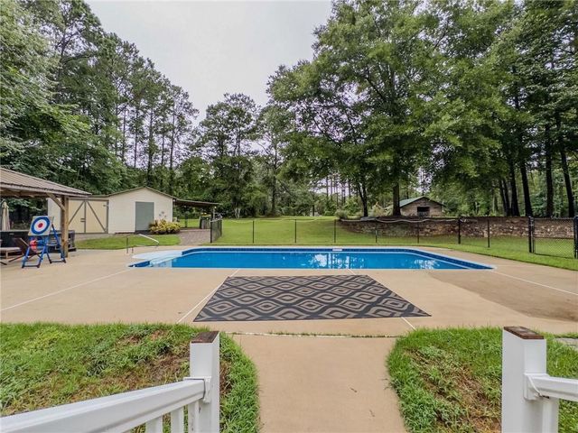 90 Howard Road, Senoia, GA 30276